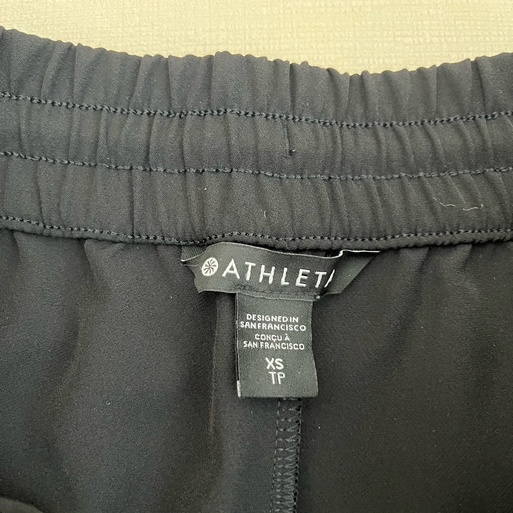 Athleta Women’s Endeavor Relaxed Pant - Picture 3 of 8